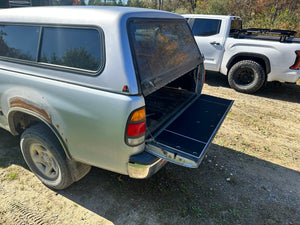 BillieBars -  1st Gen Tundra Tailgate Cover (2000-2006)